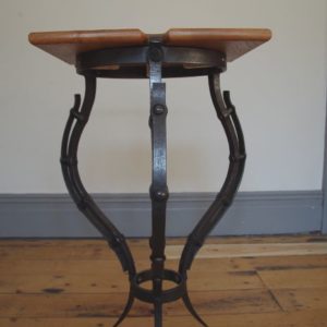 Кованый табурет "Позвонок"