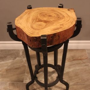 Кованый табурет "Пентагон"